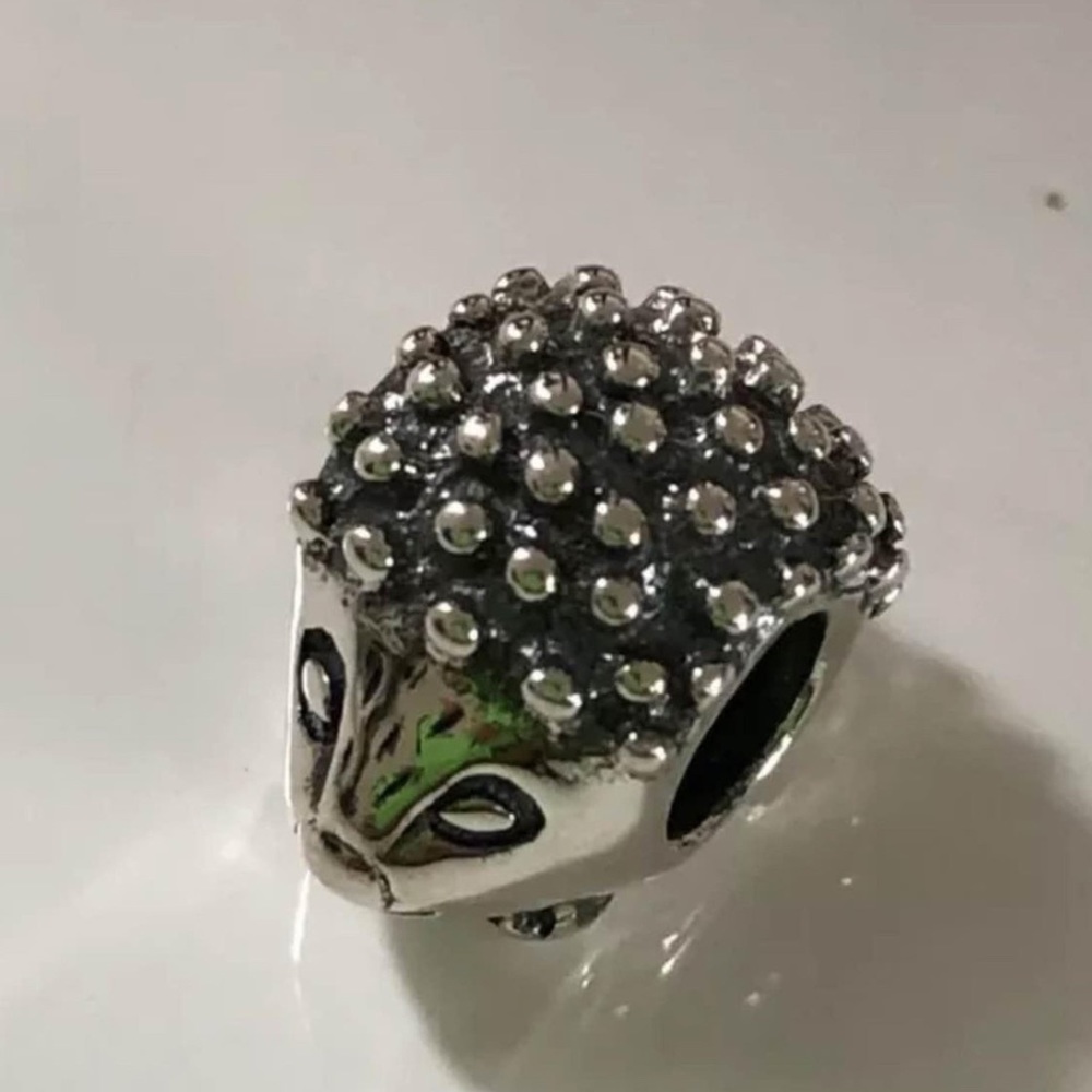 Pandora Hedgehog Retired Mint Authentic
